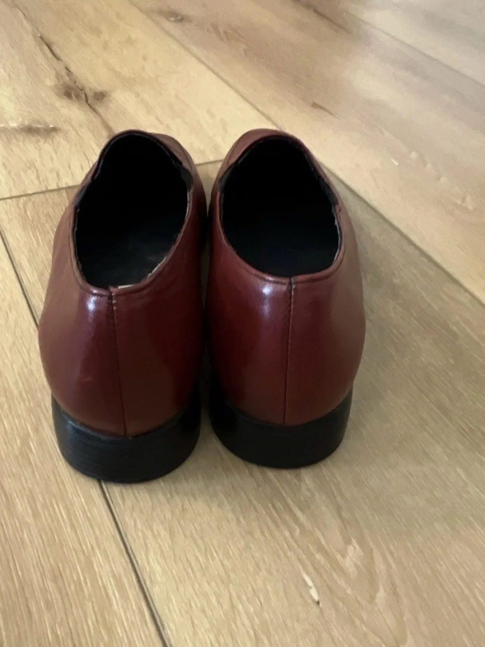 Munro Women's Burgundy Leather Loafers